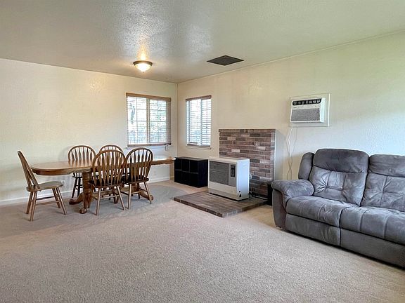 3rd image of 470-640 Levee Ln