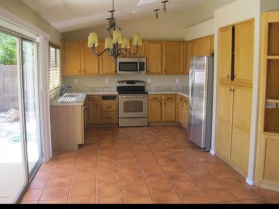 4th image of 2801 S Los Altos Pl