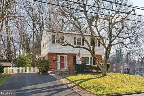426 E Hinckley Ave Photo 1