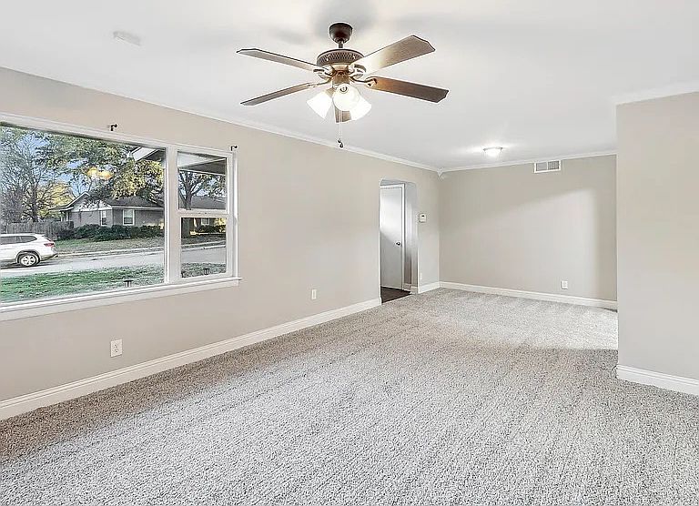 1st image of 5067 Leith Ave