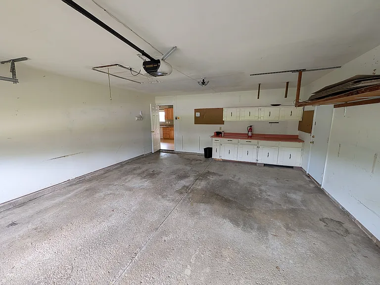 698 Liberty Ln — Photo 20