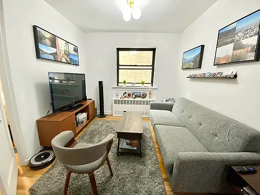 Rented by J PRESTON AND ASSOCIATES INC | media 7