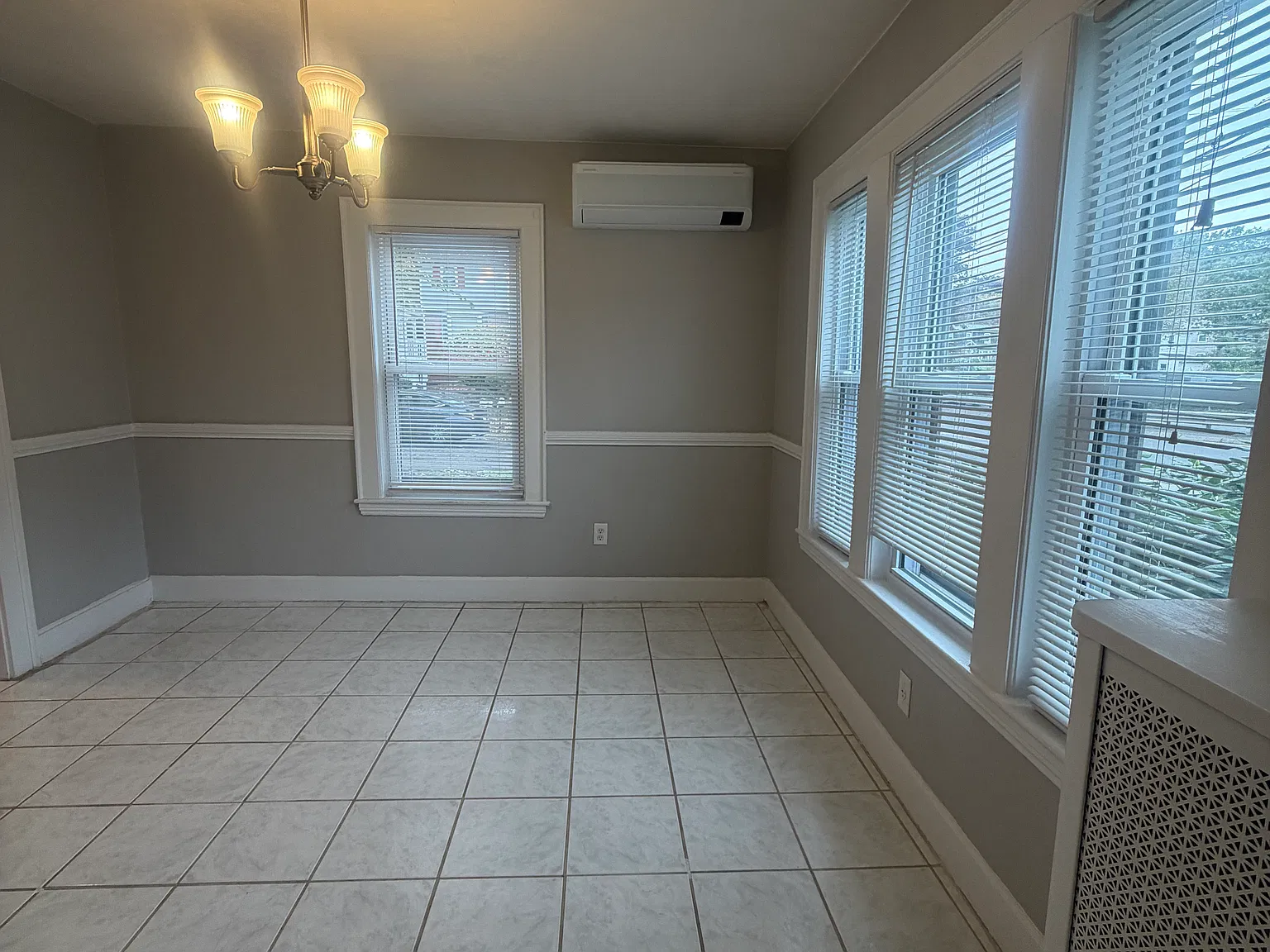 3 bed, 1300 sqft, $3,300 — Photo 3