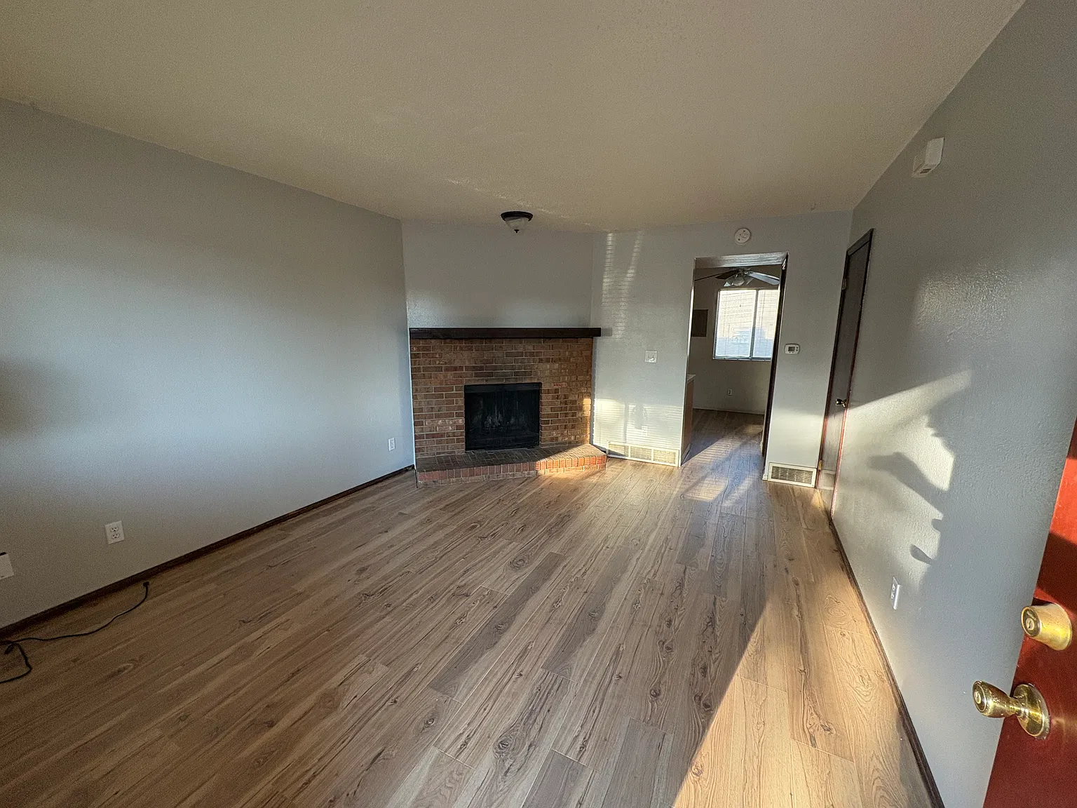 2 bed, 1.5 bath, 1000 sqft, $1,250 — Photo 3