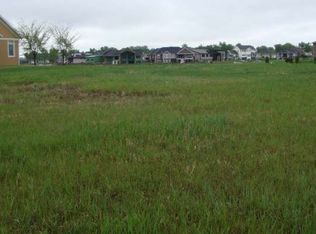 4136 Lakewood Dr SE, Mandan, ND 58554