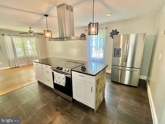 2nd image of 5502 Belva Pl