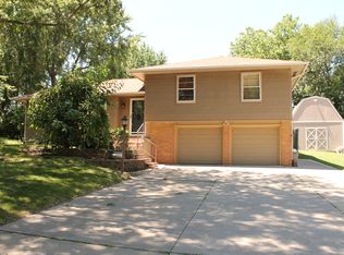 2538 SE Tidewater Dr, Topeka, KS 66605