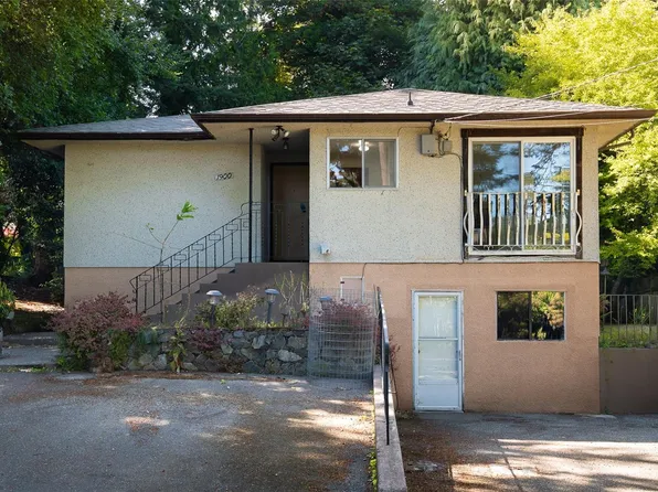 1900 Leyns Rd, Saanich, BC V8N 2Z8