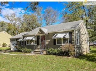 8219 Antioch Rd, Overland Park, KS 66204