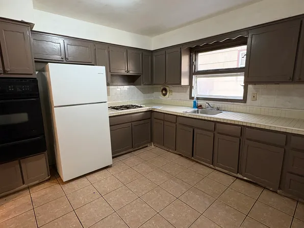 184 Smith St #1A, Newark, NJ 07106