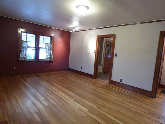 4th image of 519 Tremont St