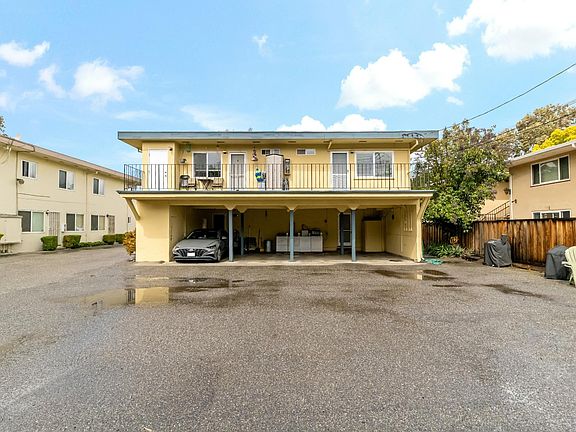 5th image of 1910 Davis St APT 3