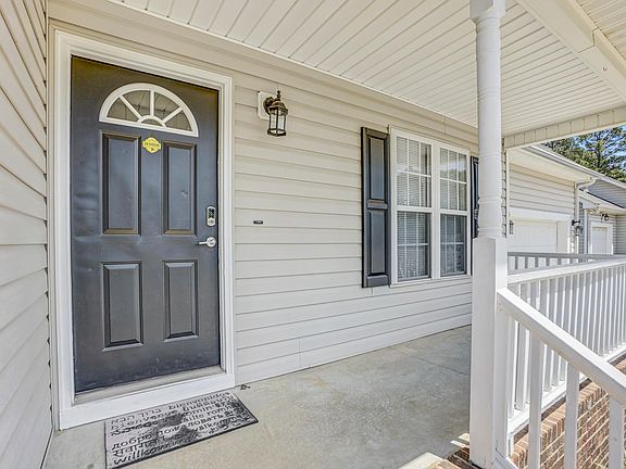 5th image of 413 Groveton Trl