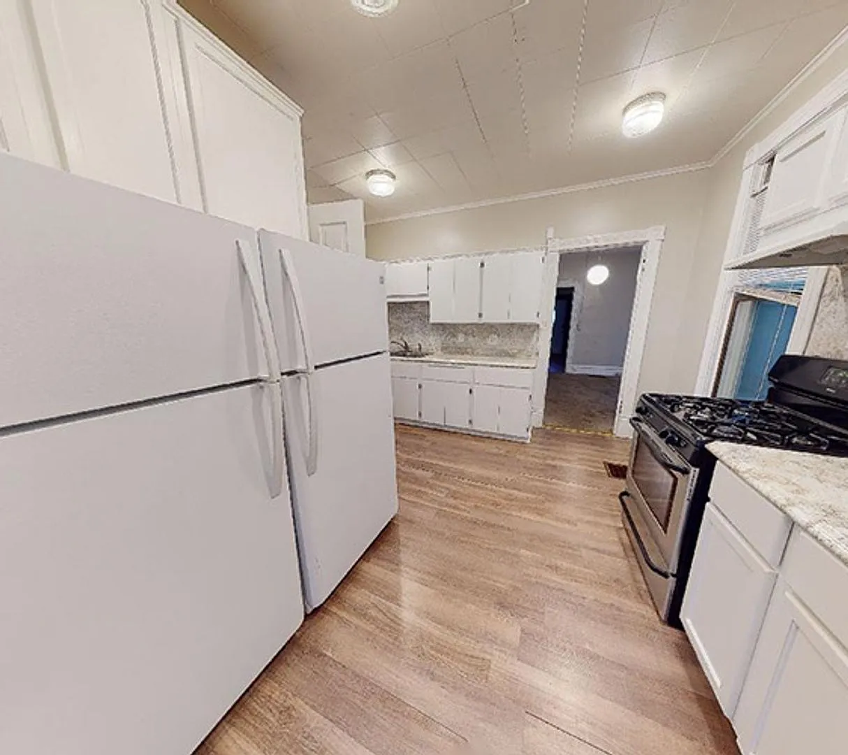 Dinkytown 6-Bedroom House — Photo 4
