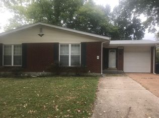 1295 Cardinal Ln, Florissant, MO