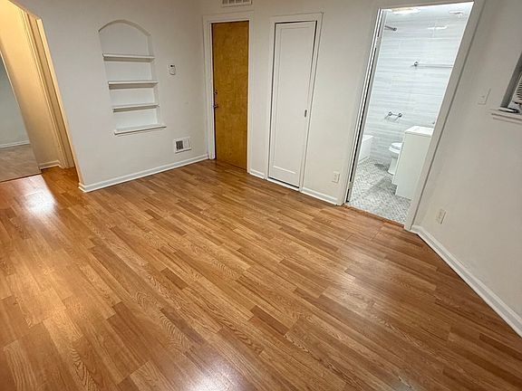 5th image of 6225 N Francisco Ave APT G