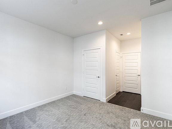 4th image of 2777 Clinton Dr