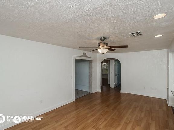 5th image of 1312 Canterbury Ln