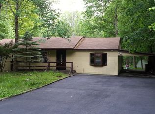 25 Beechwood Ln, East Stroudsburg, PA 18301