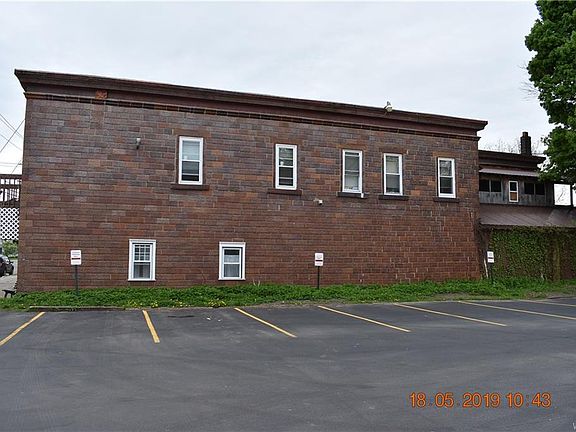 3rd image of 209 Pine St
