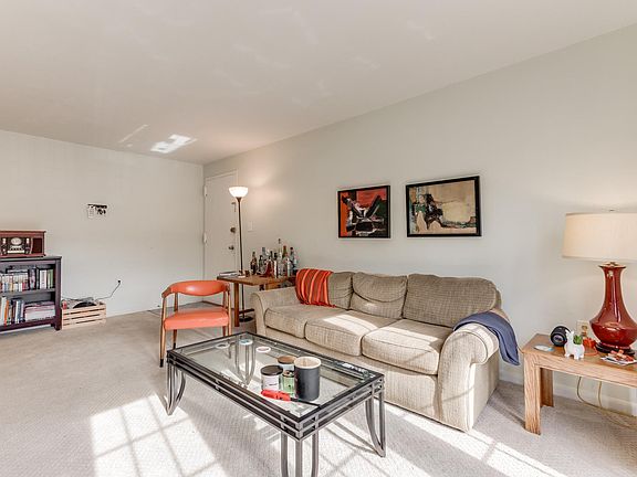 3rd image of 9469 Fairfax Blvd