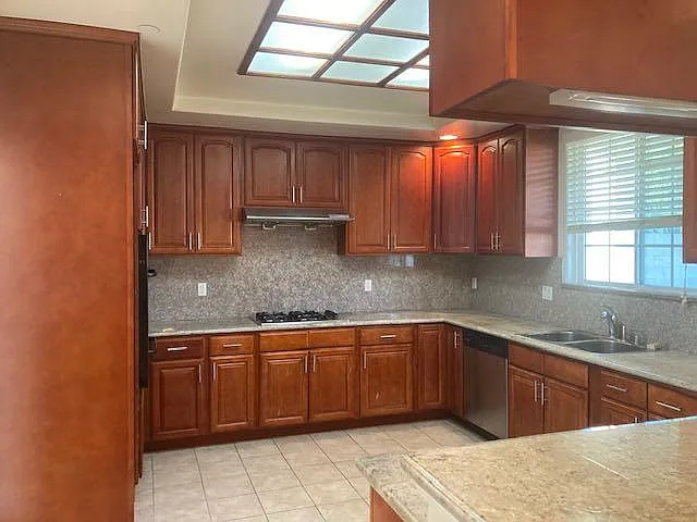 13736 Monterey Ave — Photo 7