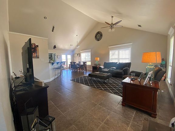4th image of 10625 Eastgate Cir