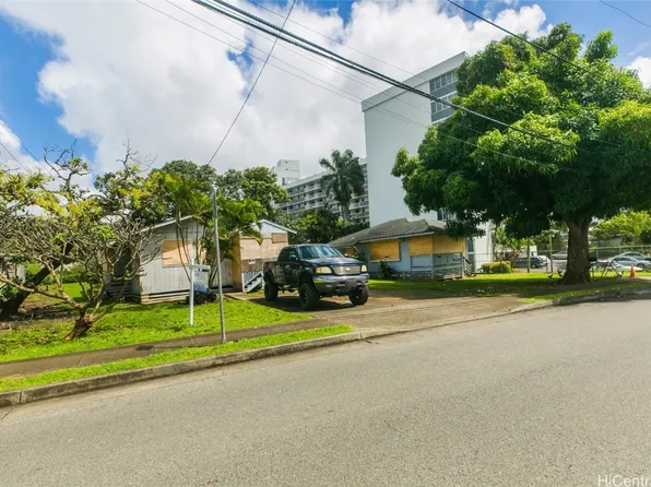 1004 Laa Ln, Honolulu, HI 96817