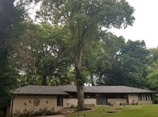 9 Oak Hill Dr, Edwardsville, IL 62025