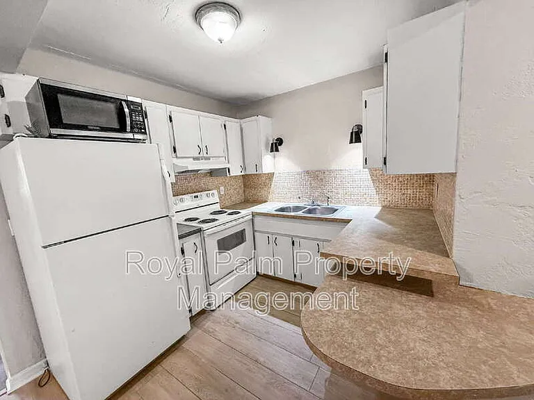 3744 Estelle Ave — Photo 14