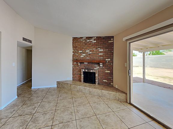 3rd image of 234 W Topeka Dr