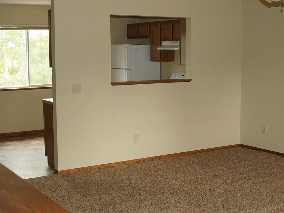 2nd image of 111 Quail Ct