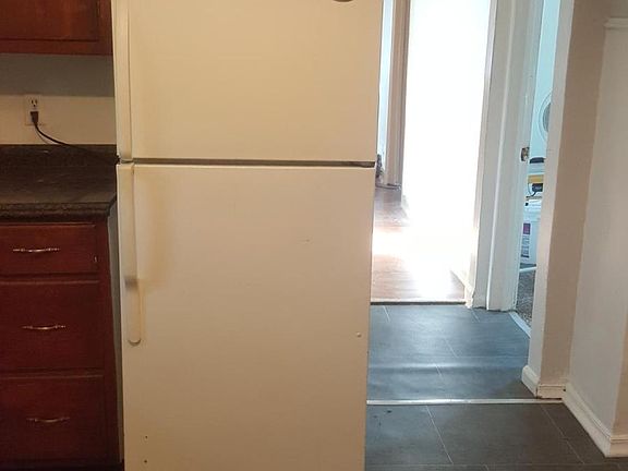 Kitchen, bring appliances