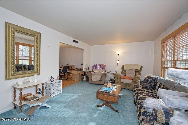 4th image of 105 Overlook Drive
