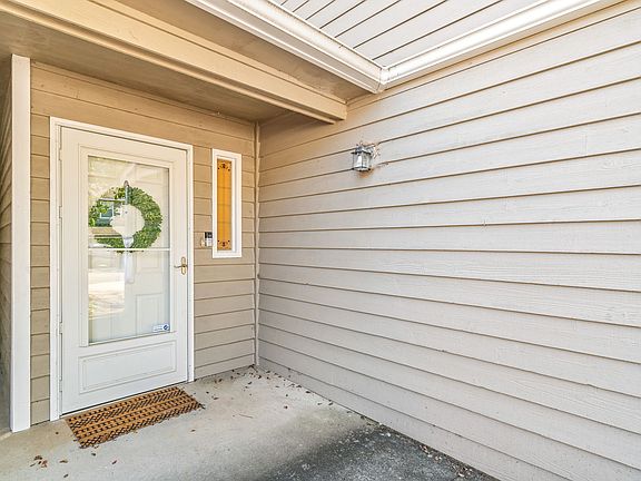 4th image of 7810 Village Dr