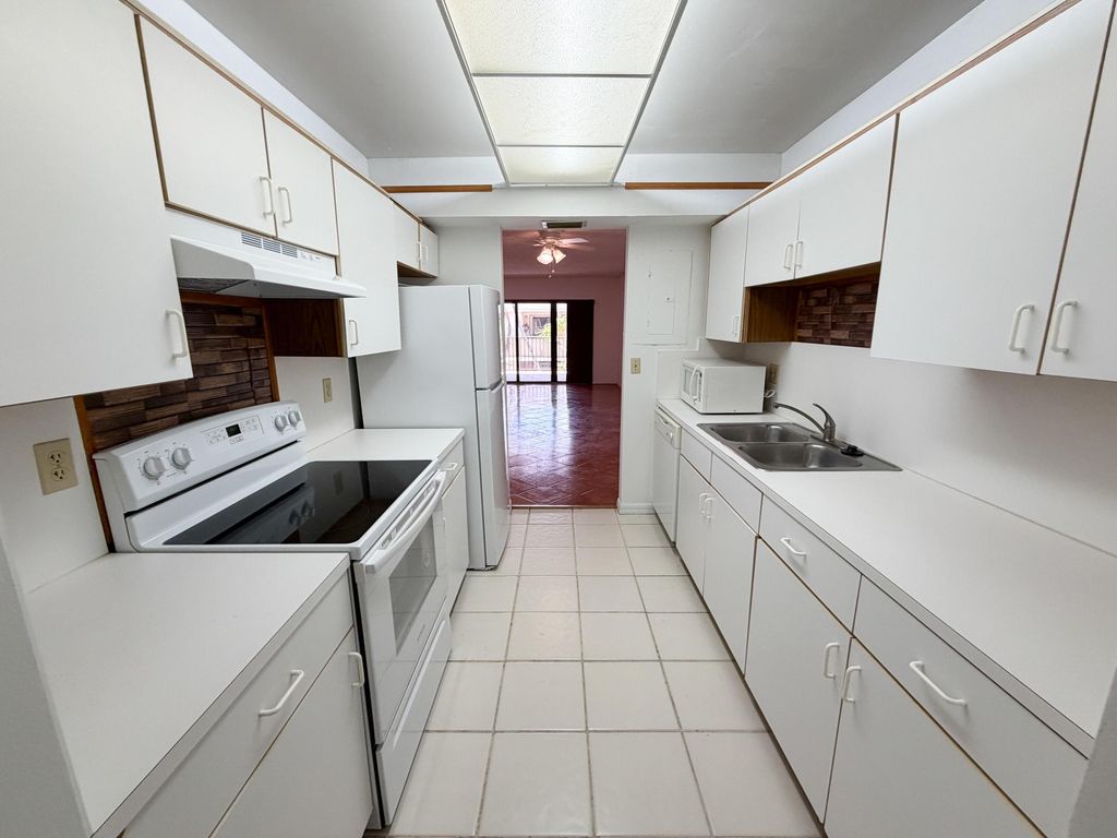 241 SE 11th Avenue #241a, photo 5
