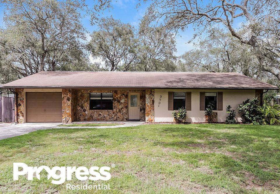 1st image of 3701 Red Oak Ct
