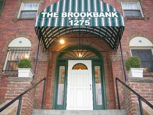 3rd image of 1275 N Clarkson St APT 4
