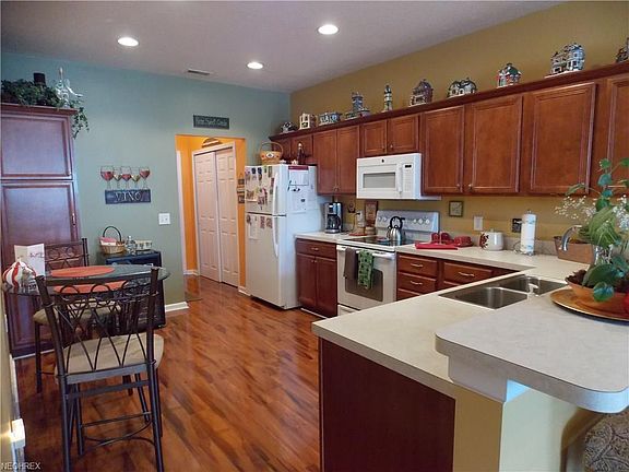 5th image of 5221 Redford Dr