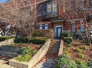 1011 N Riverwalk St, Chicago, IL