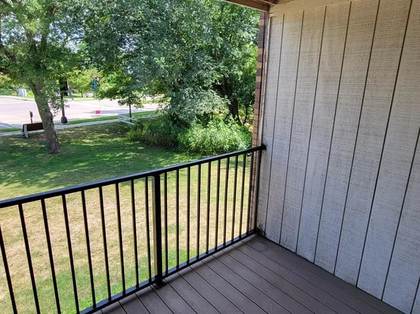 12922 Nicollet Ave APT 202, Burnsville, MN 55337