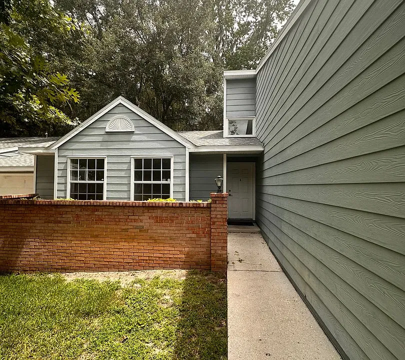 360 NW 48th Blvd