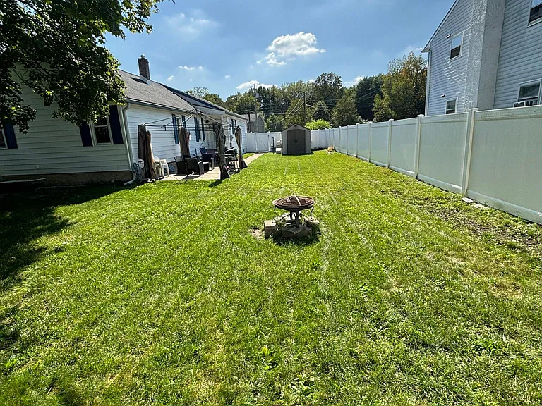 230 Laurel Ave — Photo 25