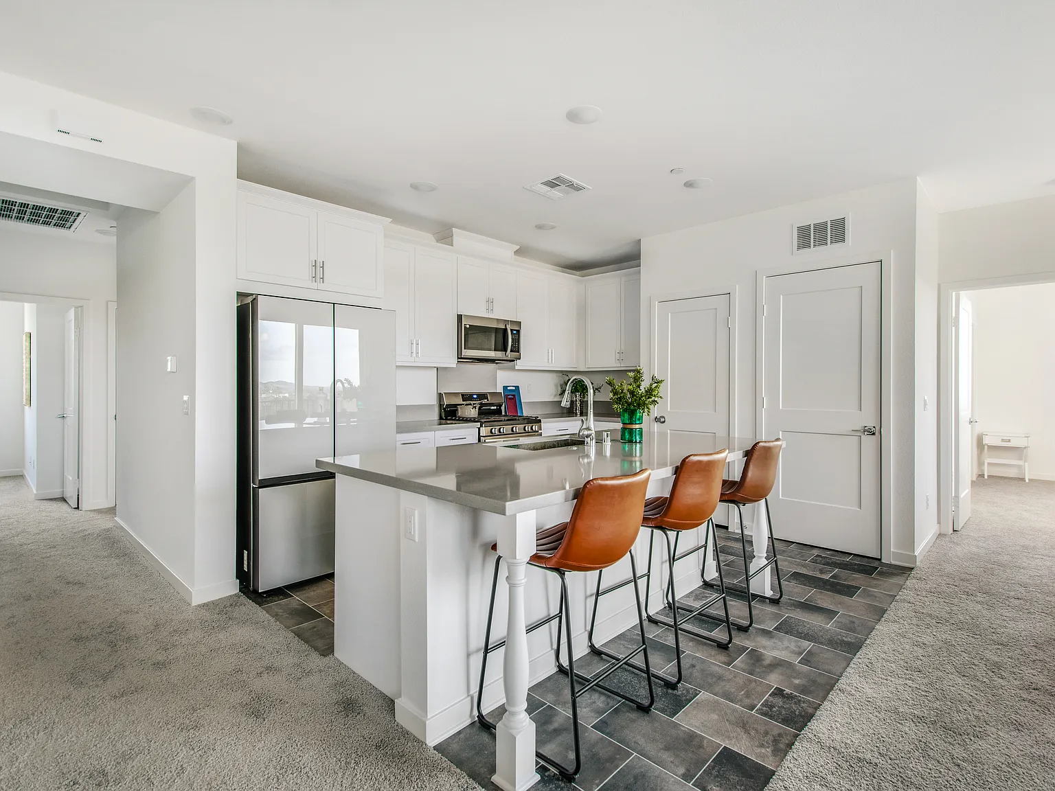 3 bed, 1581 sqft, $5,000 — Photo 1
