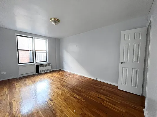 Rented by Premier One Realty LLC | media 7