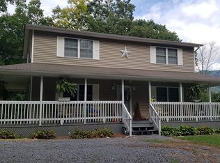 146 Hillcrest St, Cedar Bluff, VA 24609