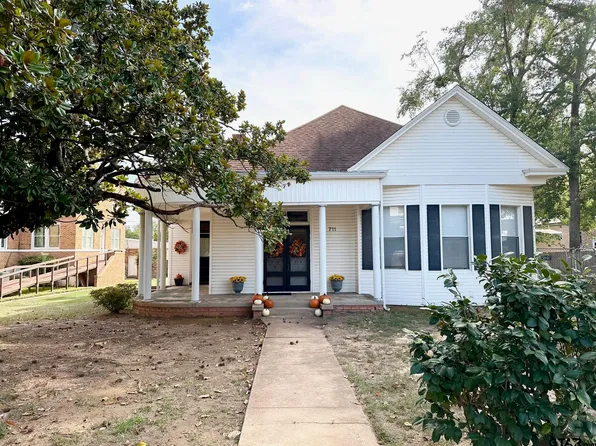 711 E Houston Ave, Crockett, TX 75835