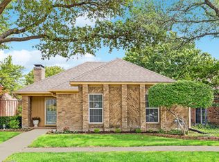 421 Country Side Ln, Richardson, TX 75081