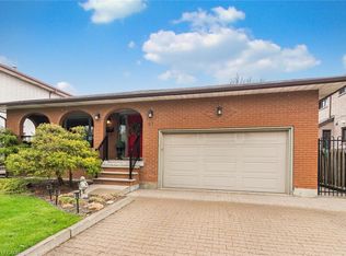 97 Albion Falls Blvd, Hamilton, ON L8W 1R4