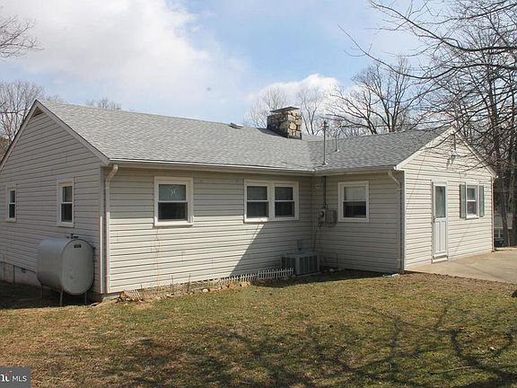 3rd image of 15914 Smithey Dr